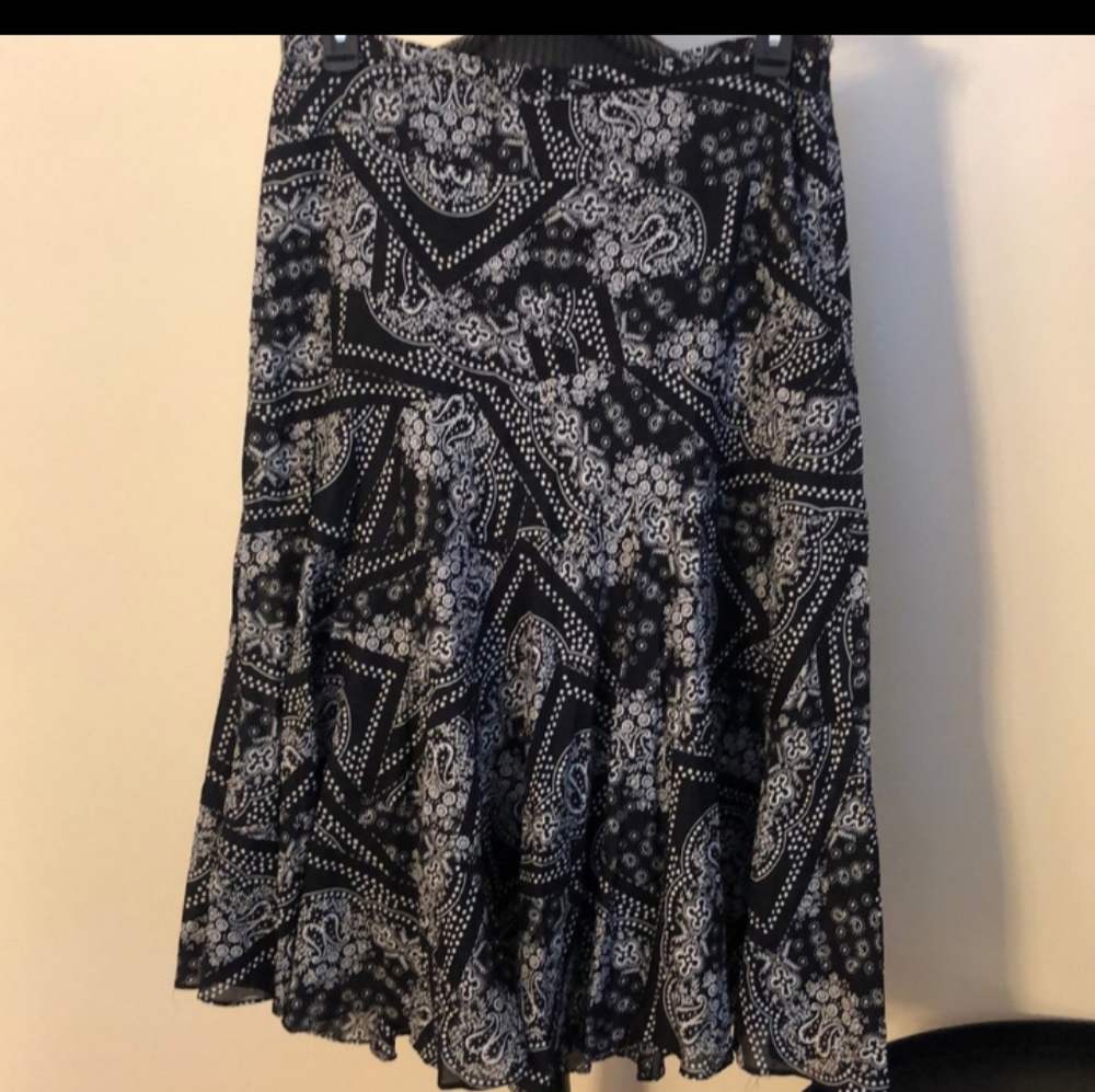 🔴3/$10 Lauren Ralph Lauren paisley skirt
